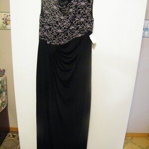 Formal Dress NWT. Connected Apparel (Size:10)